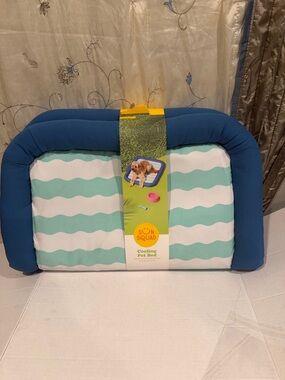 Sun Squad Blue & Teal Cooling Dog Bed